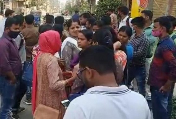 TET qualified teachers gheraoed Education Minister Ratan Lal Nath’s residence demanding immediate recruitment TET qualified teachers gheraoed Education Minister Ratan Lal Nath’s residence demanding immediate recruitment